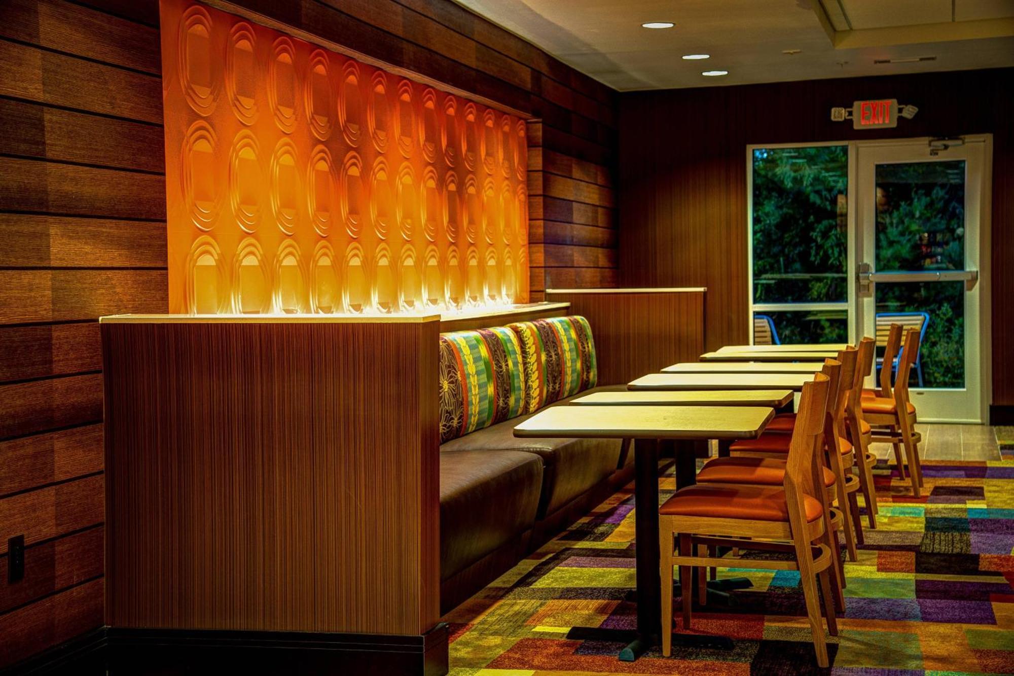 Fairfield Inn & Suites By Marriott Montgomery Airport Hope Hull Restaurant bilde